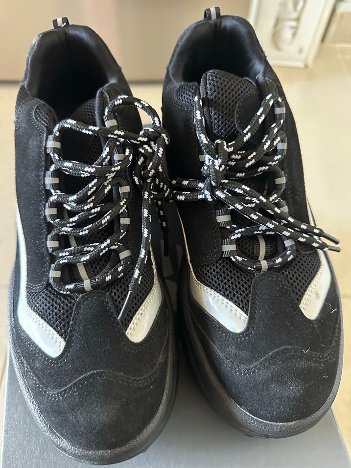 Derimod Siyah Platform Topuklu Bağcıklı Kadın Spor Ayakkabı - Görsel 2