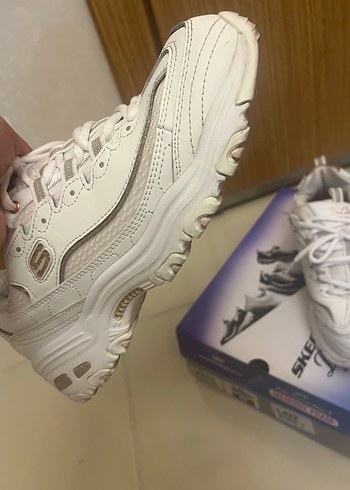 Skechers Beyaz Bağcıklı Stiletto Topuklu Spor Ayakkabı