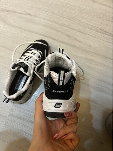 37 Beden Skechers sneaker