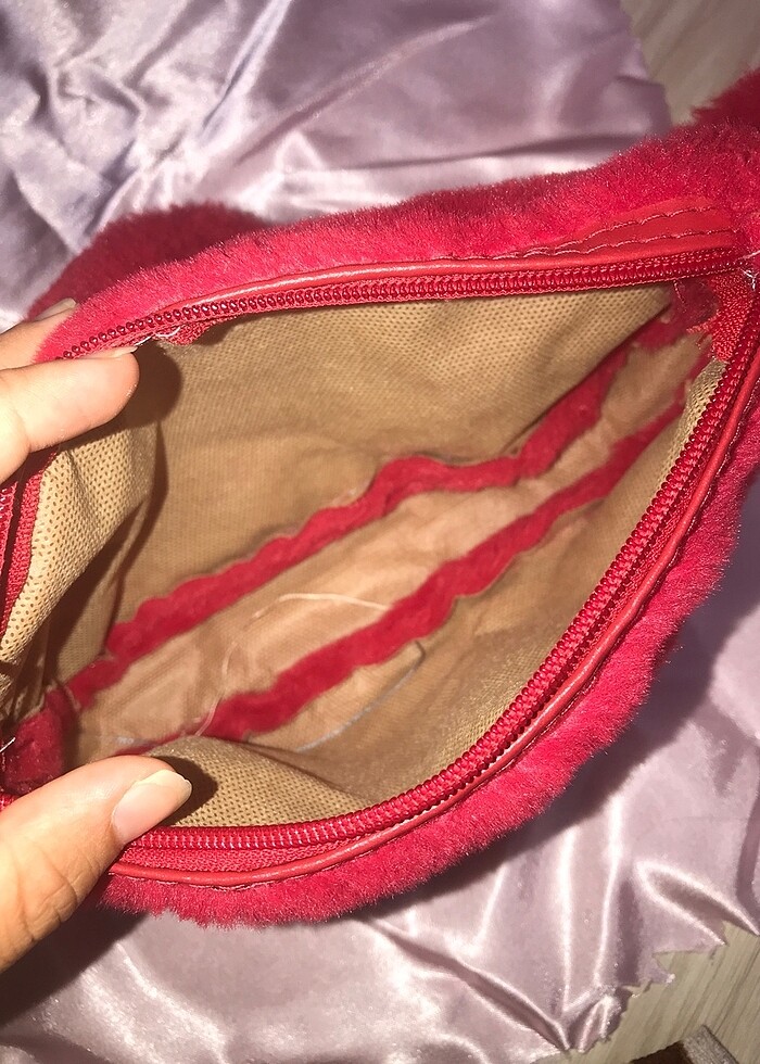 Kırmızı çanta - Görsel 3