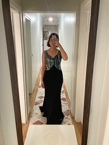 Üstü pullu balık model siyah abiye
