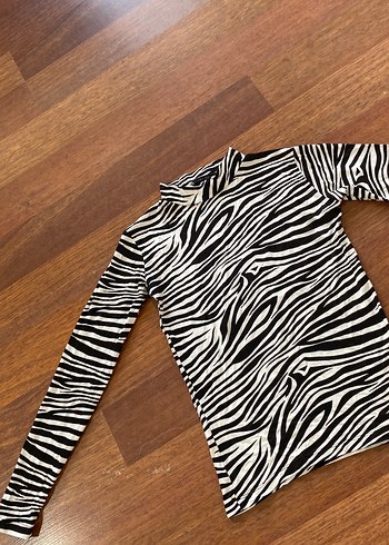 m Beden Zebra Desenli Boğazlı Kadın Bluz