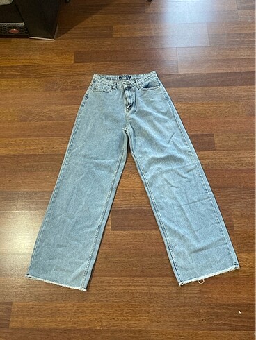 Bershka Bol paça jean