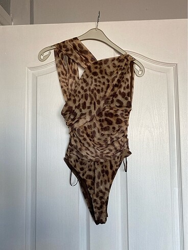 Leoparlı body