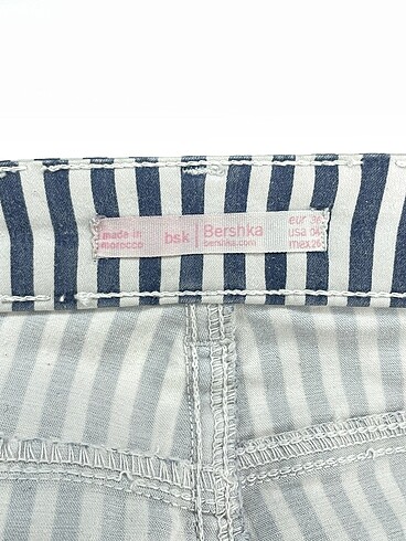 36 Beden çeşitli Renk Bershka Skinny %70 İndirimli.
