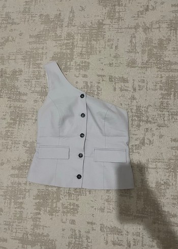 Tek Omuzlu Düğmeli Beyaz Mini Yelek