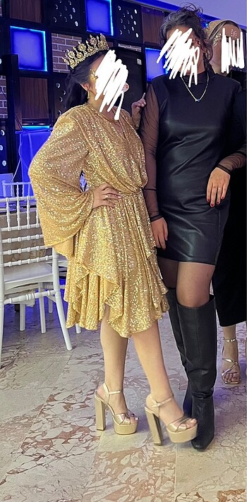 Gold topuklu ayakkabı