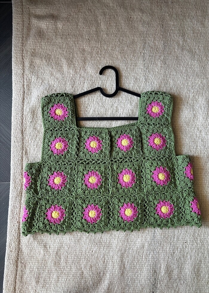 Tığ İşi Çiçek Motif Üst - Görsel 2