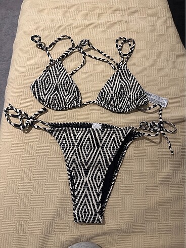 Oysho bikini takımı (jakarlı)