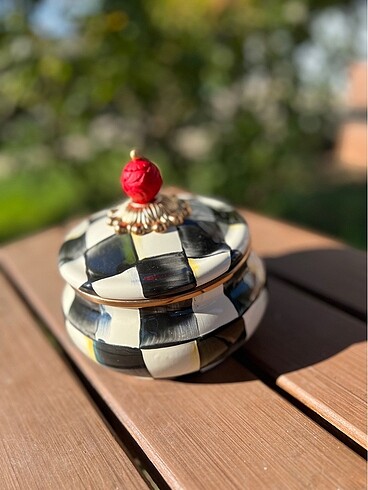 Diğer Mackenzie Childs Squashed Pot