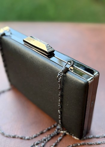 Diğer Zincir Detaylı Siyah Yılan Desenli Deri Kadın Clutch