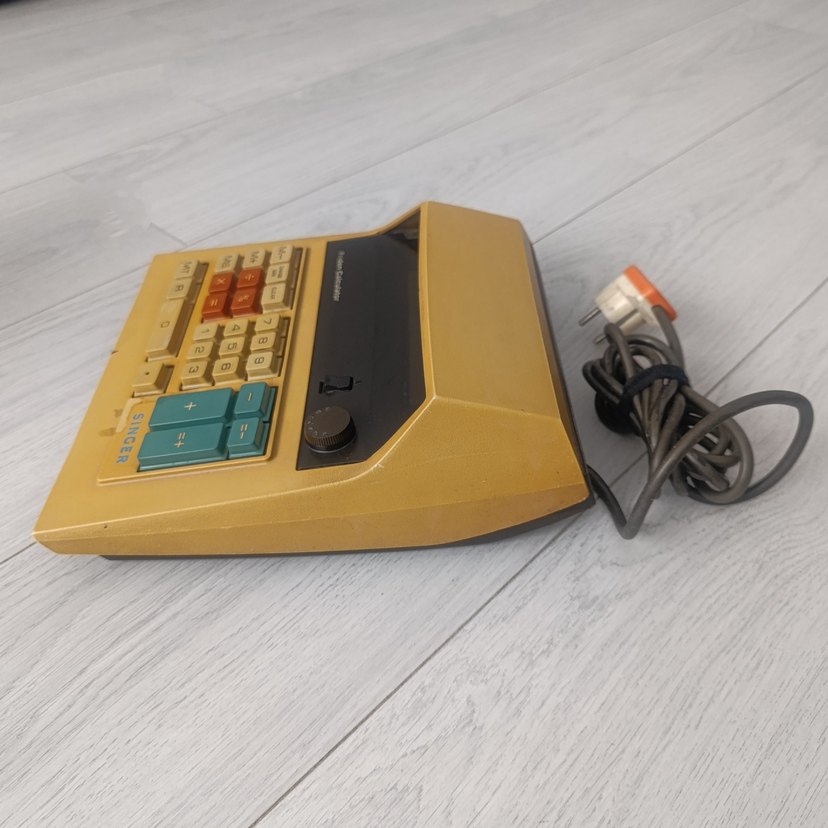 Singer Marka Elektrikli Hesap Makinesi  
Vintage Koleksiyonluk - Görsel 3