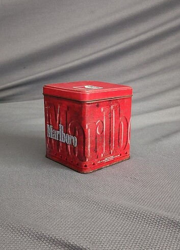 Vintage... Metal Kutu 