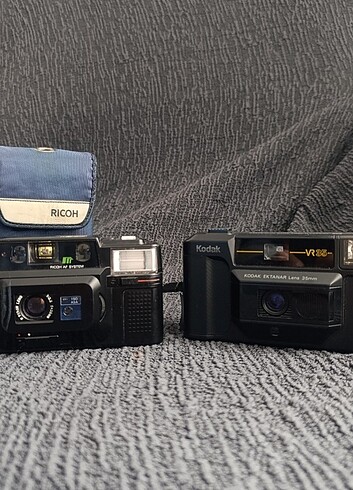 2 Adet Fotoğraf Makinesi Dekorluk Temiz Ürünler ?Pil Kapakları 