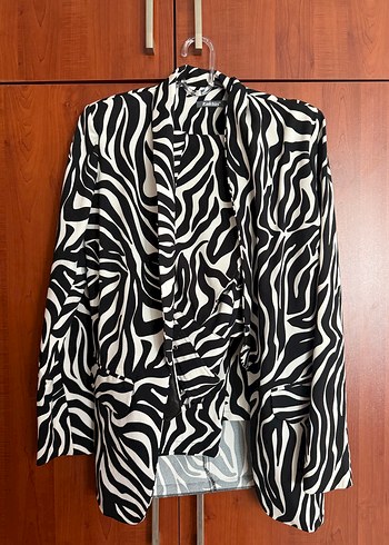 l Beden Zebra Desenli Kadın Blazer takım