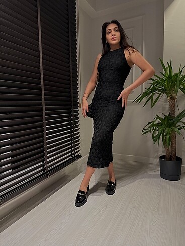 Siyah desenli elbise