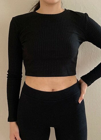 SİYAH CROP BLUZ