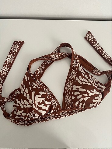 Bikini üstü