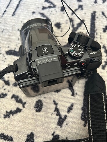 Nikon Yarı Profestonel Fotoğraf Makinesi