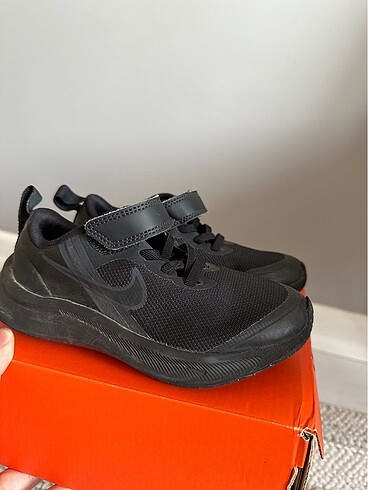 28 Beden siyah Renk Nike star runner çocuk