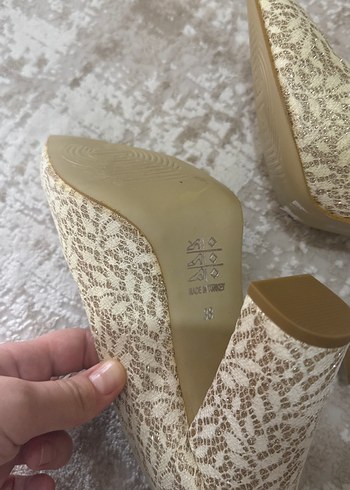 38 Beden altın Renk Bej Yaldız Desenli Dolgu Topuklu Kadın Ayakkabı