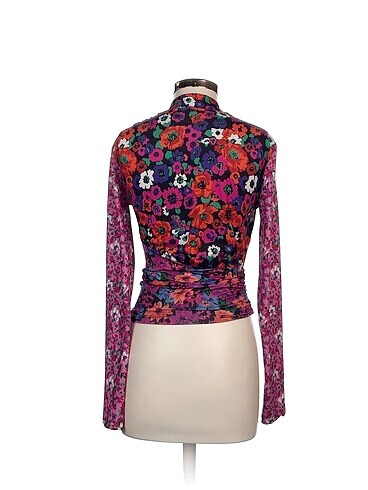 m Beden Vintage Love Bluz %70 İndirimli.