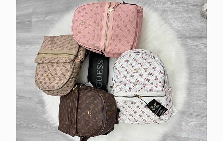 Guess sırt çantaları
