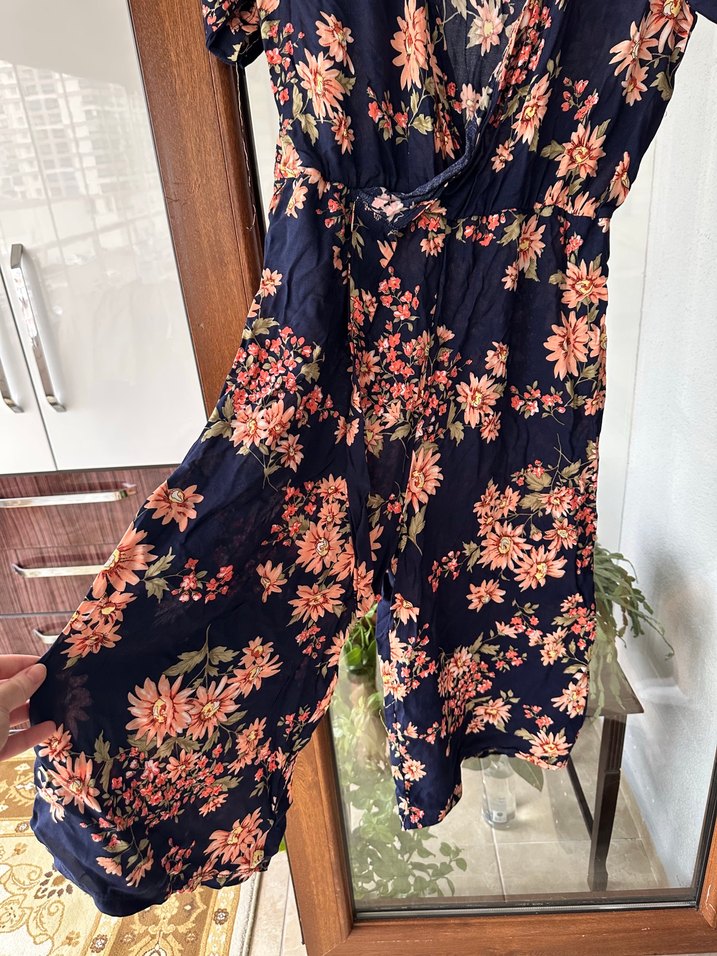 Çiçek Desenli, V Yaka Tulum - Görsel 3