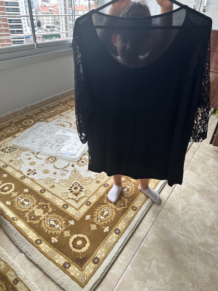 Dantel Detaylı Siyah Kadın Bluz - Görsel 2