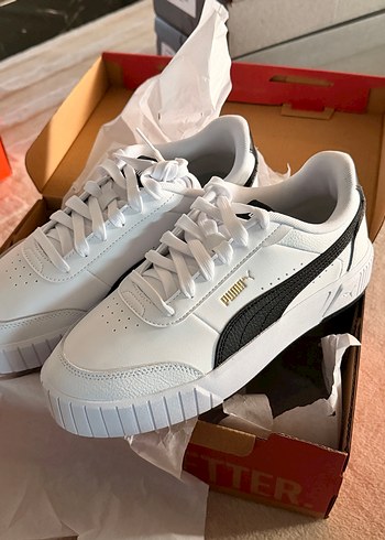 Puma Beyaz Siyah Spor Ayakkabi