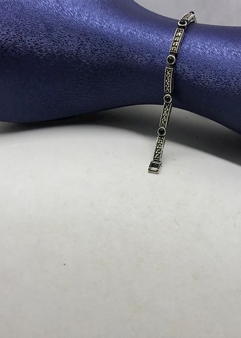 Van Cleef & Arpels Lacivert İşlemeli Zincir Detaylı Kadın Bileklik