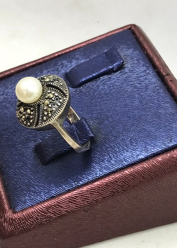Beden gri Renk Eksık taşı var