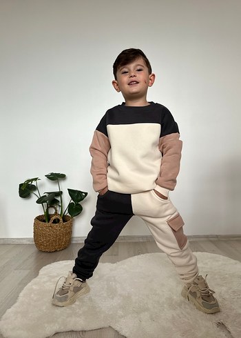 6 Yaş Beden Erkek Çocuk Renk Bloklu Rahat Eşofman Takımı
