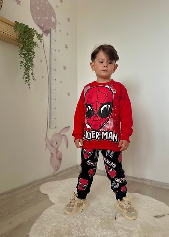 5 Yaş Beden kırmızı Renk Örümcek Adam Baskılı Kırmızı Erkek Eşofman Takımı