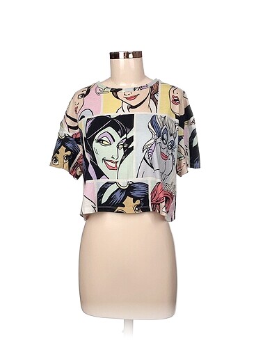 Diğer T-shirt %70 İndirimli.