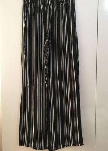 LC Waikiki Kadın Siyah Beyaz Çizgili Dökümlü Kumaş Pantolon