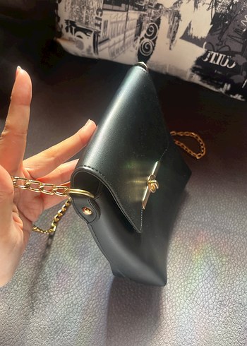 Altın Zincir Askılı Siyah Şık Çanta - Görsel 3