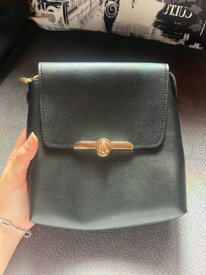 Altın Zincir Askılı Siyah Şık Çanta - Görsel 2