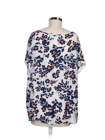 48 Beden LC Waikiki Bluz %70 İndirimli.
