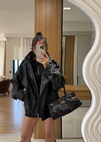 Siyah Deri Yüksek Yakalı Kadın Mont - Görsel 7