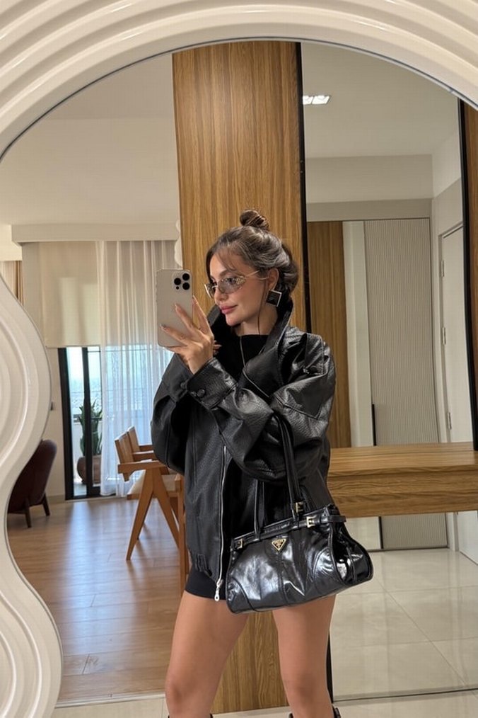 Siyah Deri Yüksek Yakalı Kadın Mont - Görsel 2