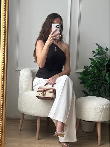 Yeni Geldi ?Tek Omuz Detaylı Bluz