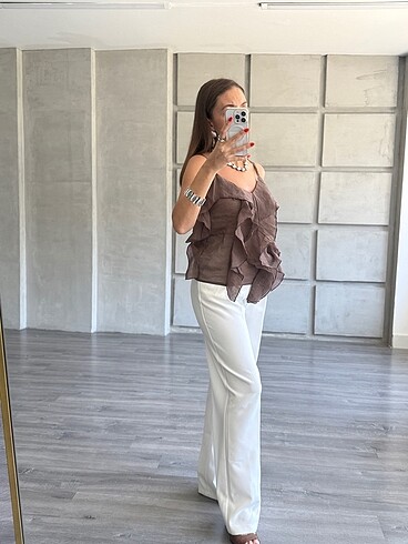 Fırfırlı Bluz Vizon ???? S M L bedenlidir tam kalıptır kendi bed