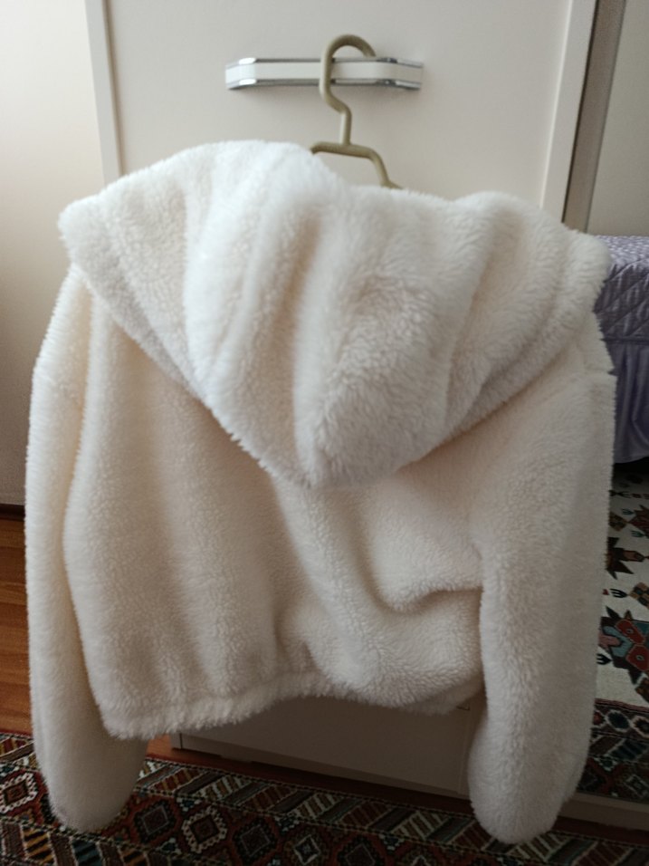 Beyaz Peluş Detaylı Midi Kadın Ceket - Görsel 3