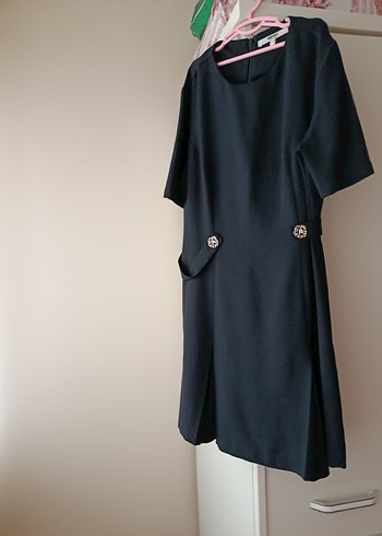 Düğmeli Siyah Midi Kadın Elbise - Görsel 2