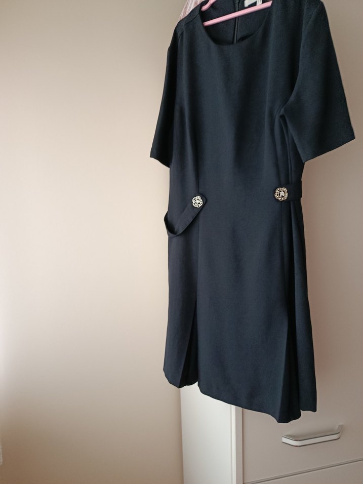 Düğmeli Siyah Midi Kadın Elbise - Görsel 3