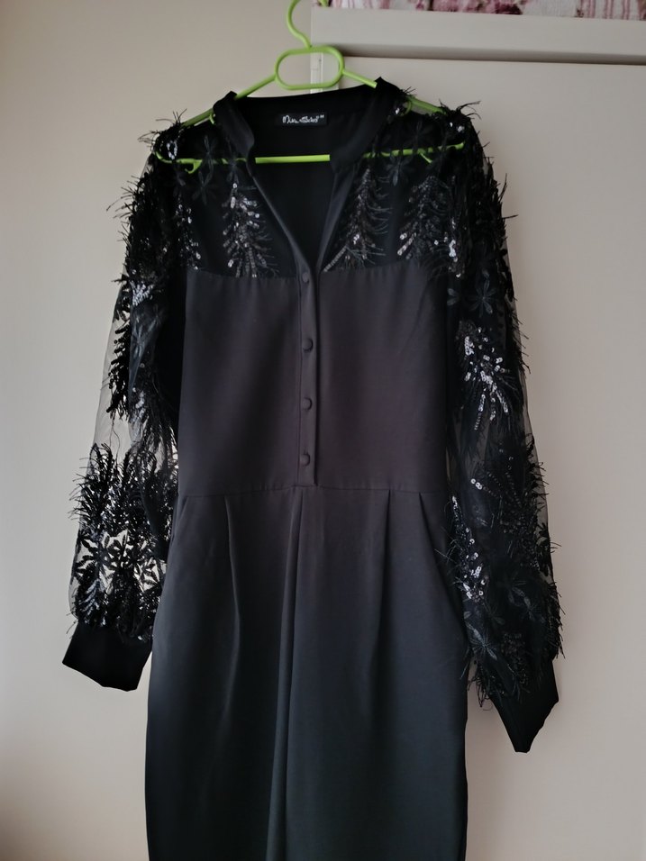 Uzun Kollu Siyah Nakışlı tulum - Görsel 2