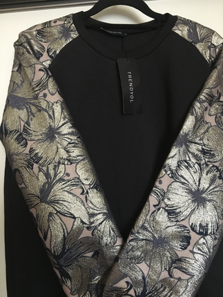 38 Beden Sweatshirt hiç kullanılmadı yeni ve etiketli