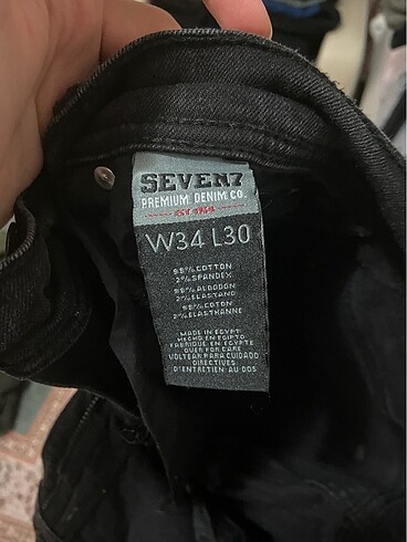 34 Beden siyah Renk Erkek siyah jean