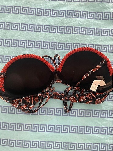 s Beden Penti bikini üstü